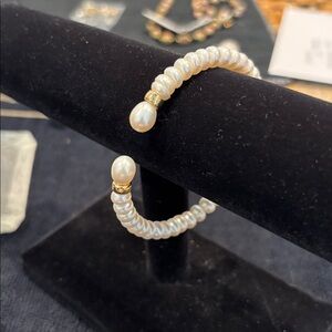 Pearl bracelet